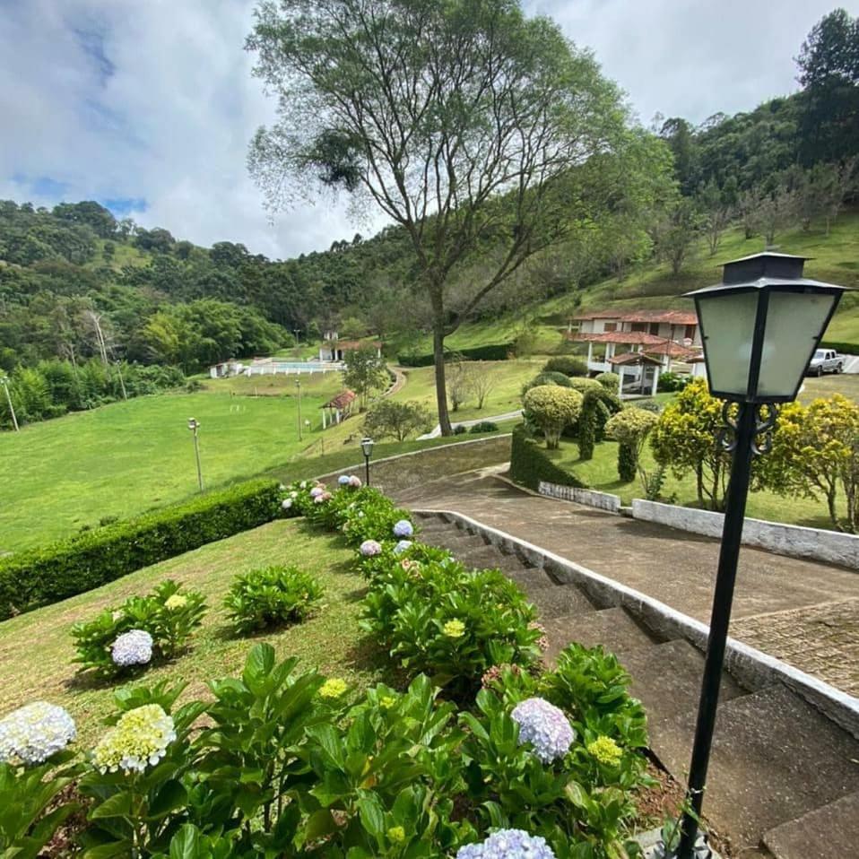 Pousada Pedacinho Do Ceu Suite Izah Кунья Экстерьер фото